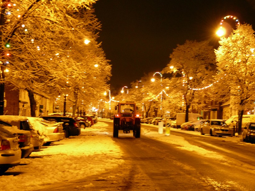 frodsham main street in december 2014 winter snow christmas lights